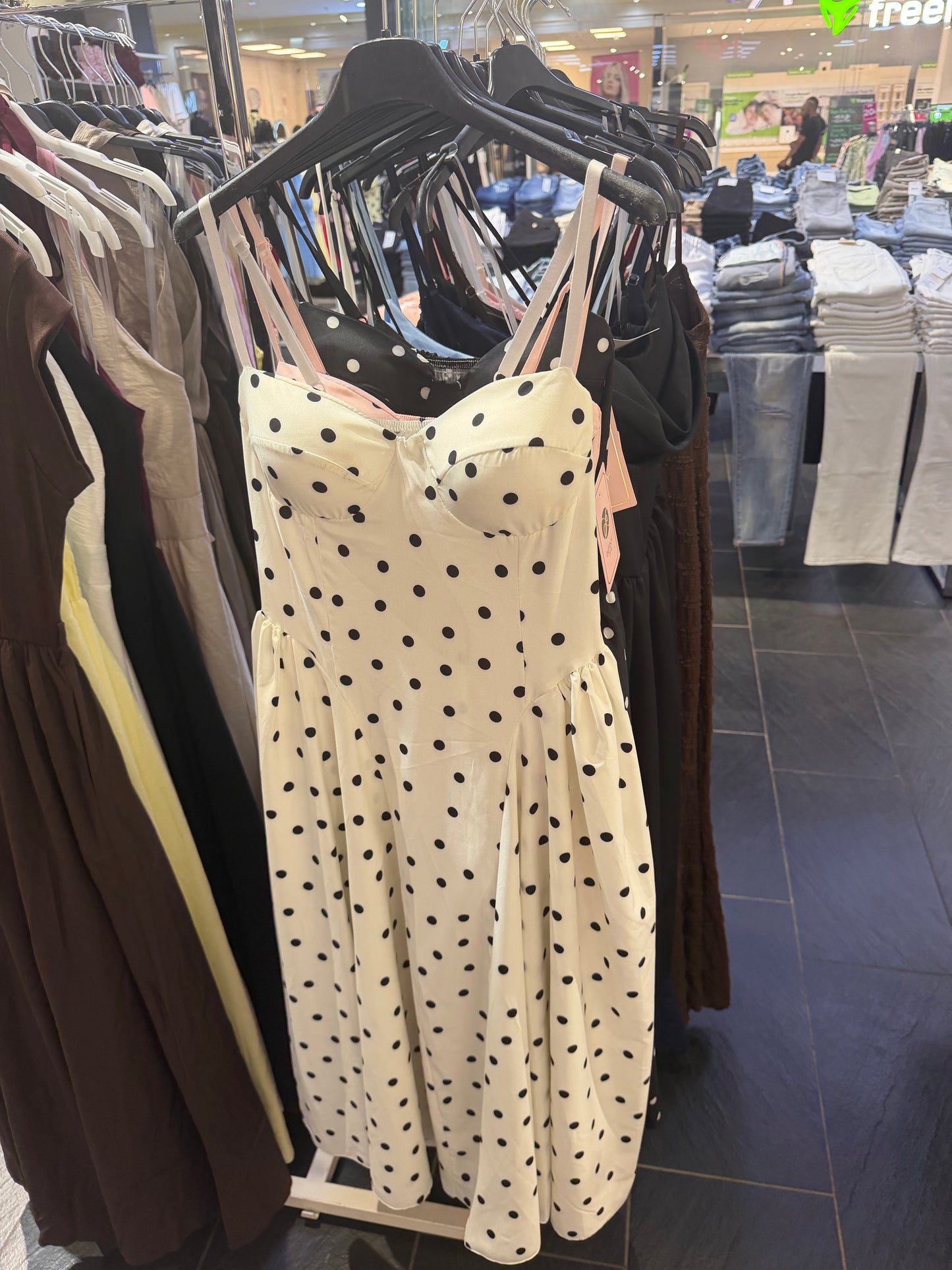 Sommerkleid mit Punkten
